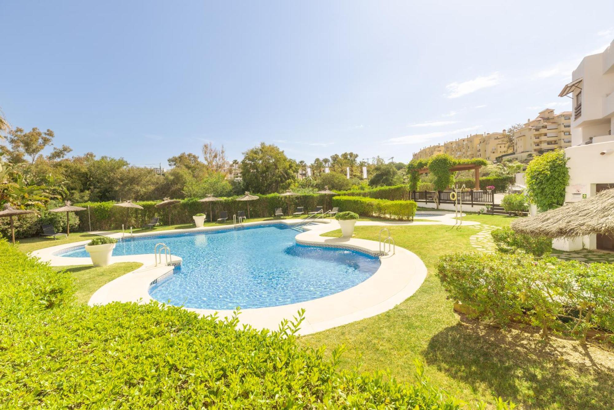 Full Apartment With Private Pool Estepona Exterior photo